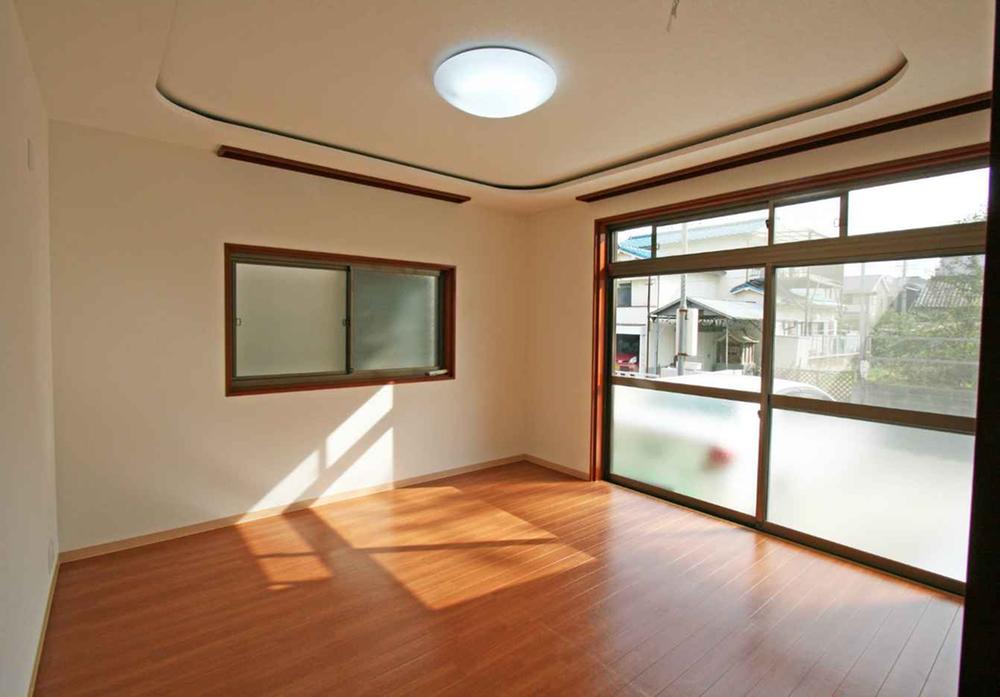 Non-living room. It is daylight preeminent living.