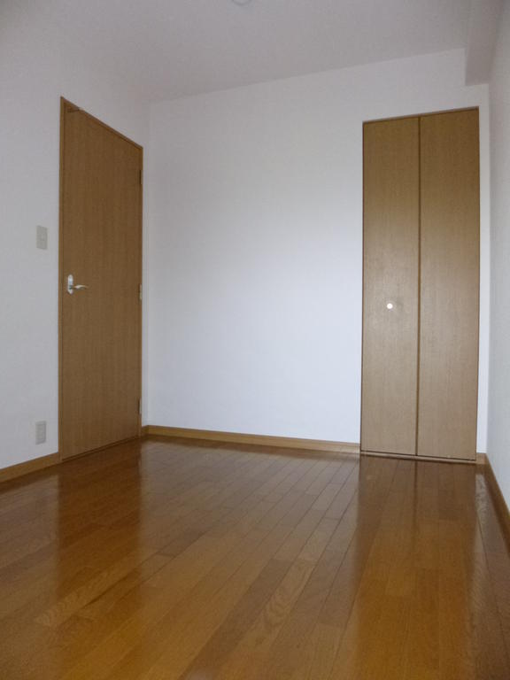 Other room space. Western style room 5.1 Pledge