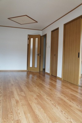 Living and room. Spacious living space about 10 Pledge ☆ 