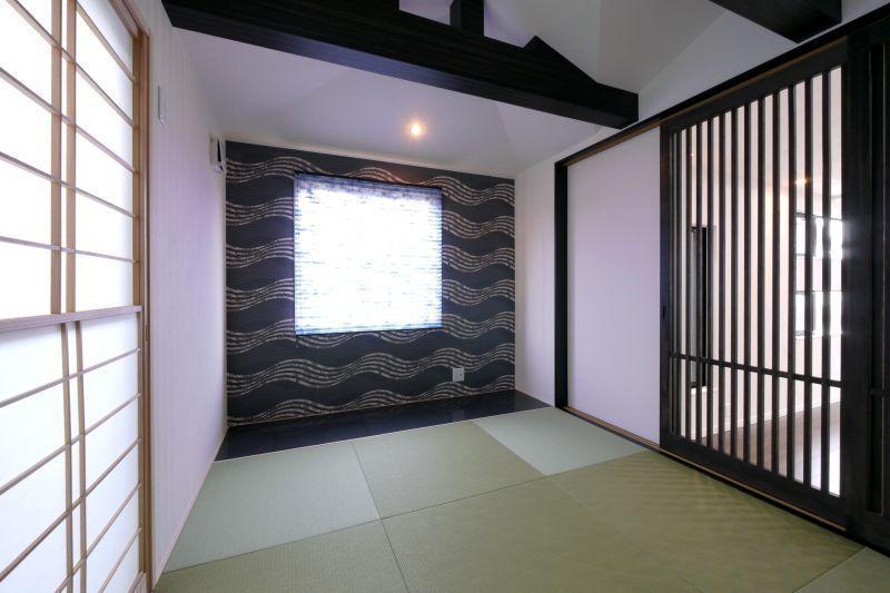 Non-living room. The Japanese-style room is convenient to the tone of the blindfold and the light from the outside on the mounting a sliding door in the standard equipment.