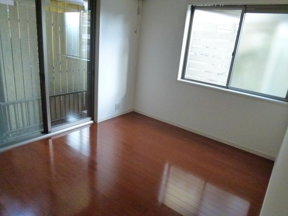 Non-living room. Indoor (10 May 2013) Shooting