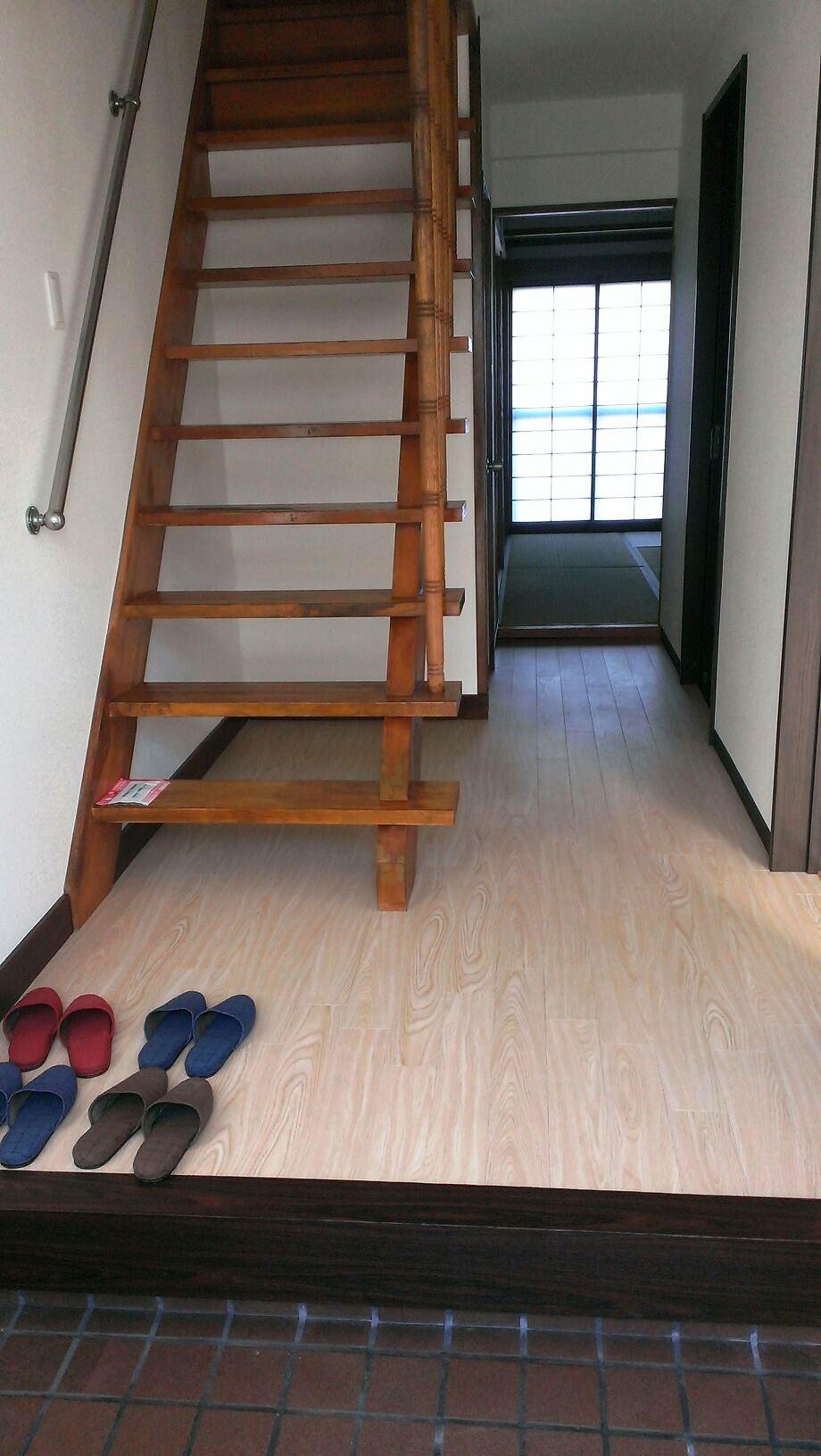 Entrance. Spacious entrance space looks pleasant.