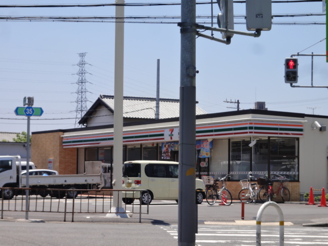 Convenience store. Seven-Eleven Sakai Koryonaka cho 5 Chomise (convenience store) to 382m
