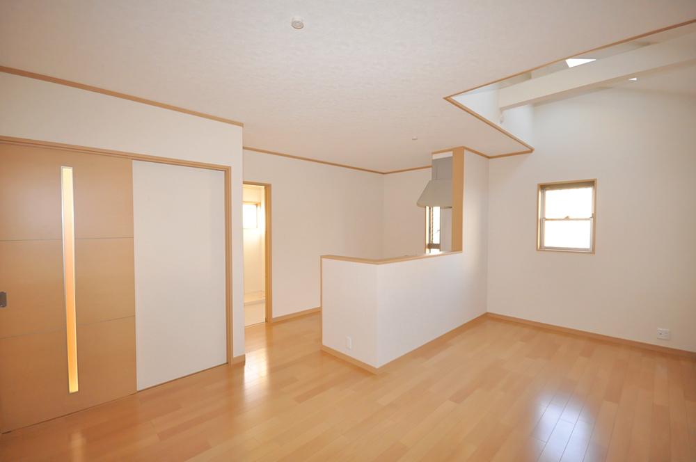 Living. Spacious living room