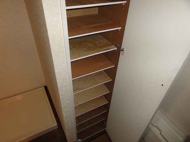 Receipt. Entrance shoes BOX
