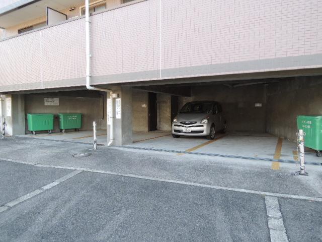 Parking lot