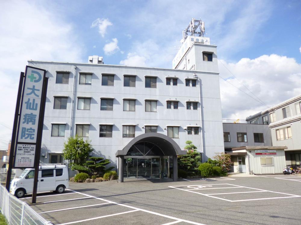 Hospital. 320m large hospital to Daisen hospital survives near.