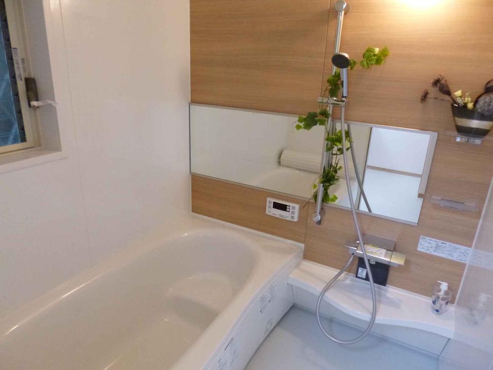 Building plan example (introspection photo). Spacious bathroom heals every day of fatigue ☆