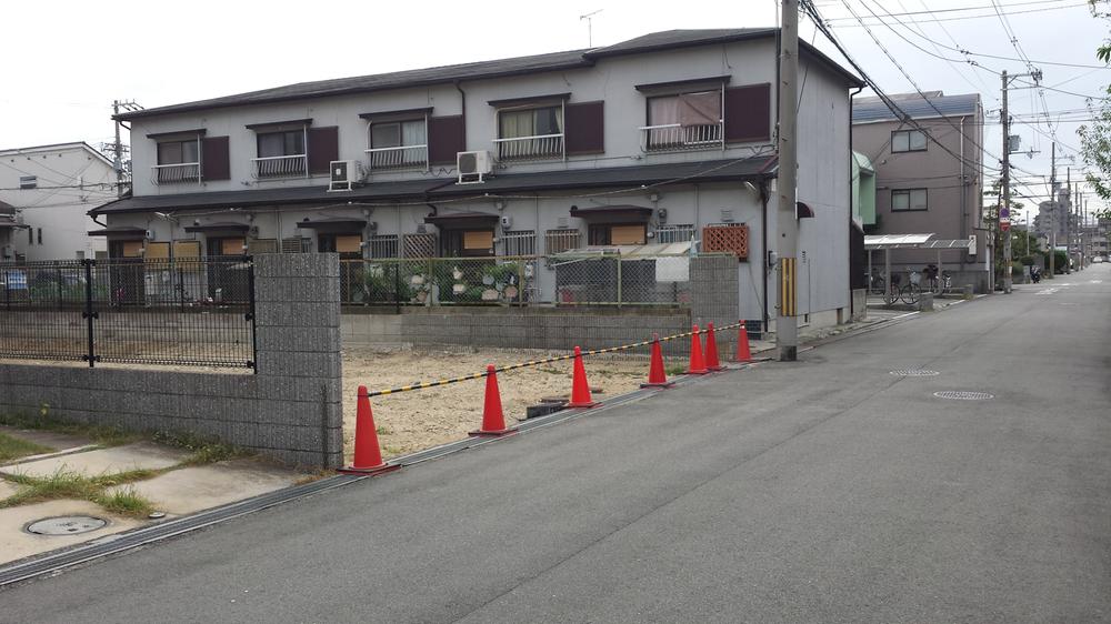 Local photos, including front road. Local (10 May 2013) Shooting