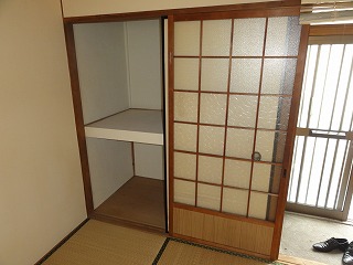 Receipt. Storage space (closet)