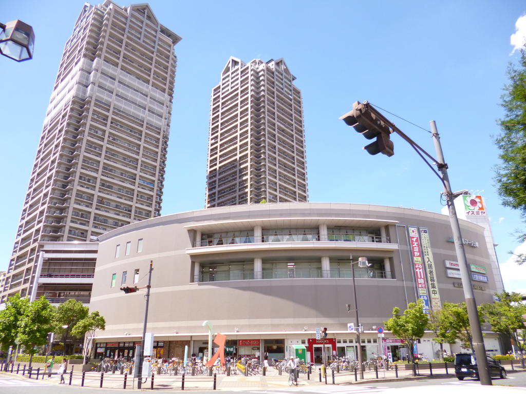 Shopping centre. 836m until the bell Maju Sakai (shopping center)