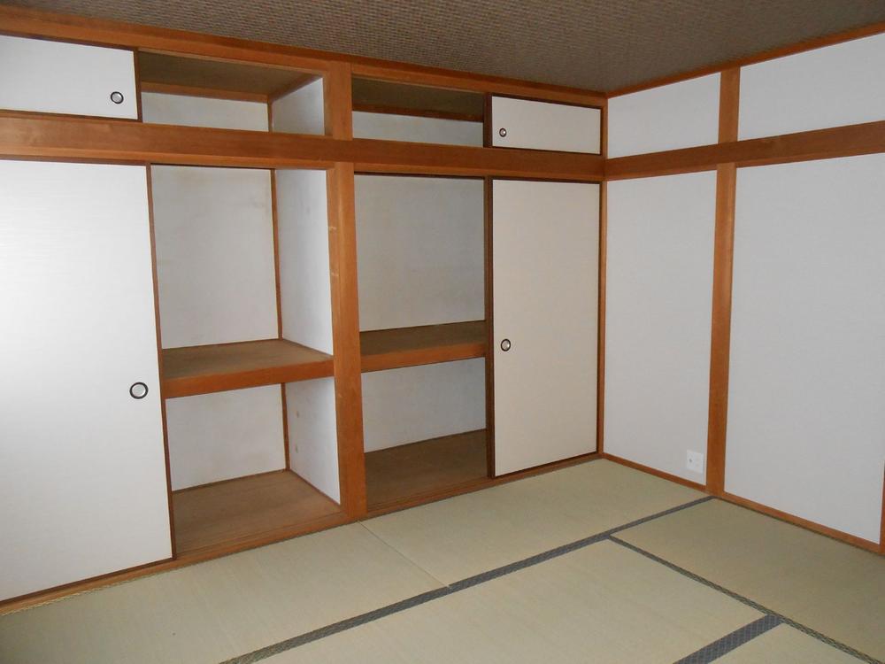 Non-living room. Japanese-style room that can slowly relax!