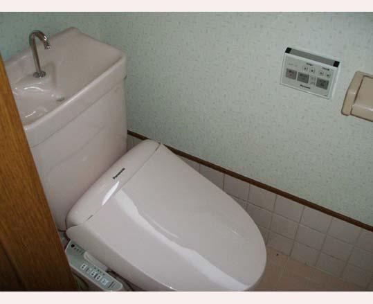 Toilet. Indoor (10 May 2013) Shooting