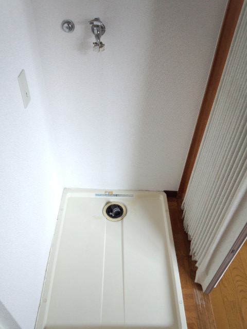 Other Equipment. Indoor laundry bread