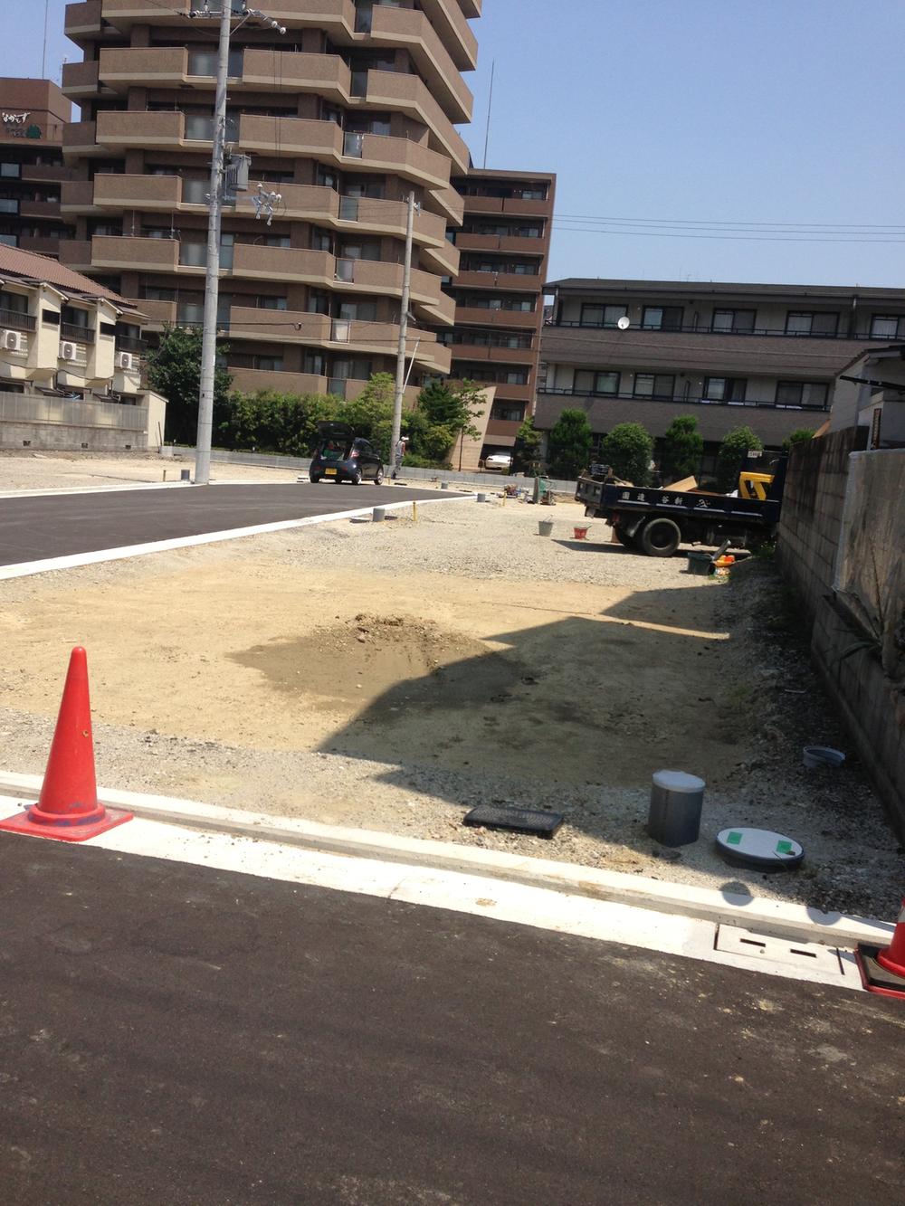 Local photos, including front road. Local land photo