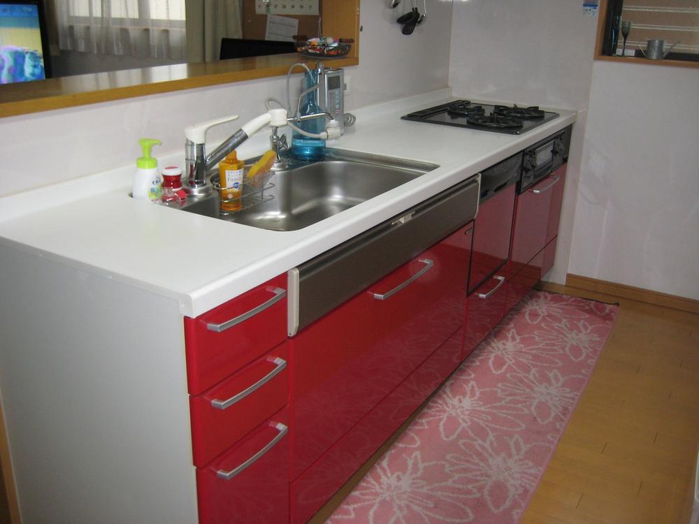 Kitchen. Indoor (September 2013) Shooting Very clean kitchen.