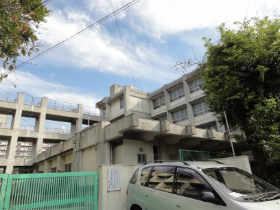 Primary school. Sakaishiritsu Nakamozu up to elementary school (elementary school) 751m