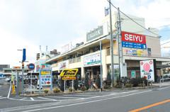 Shopping centre. 40m to Seiyu