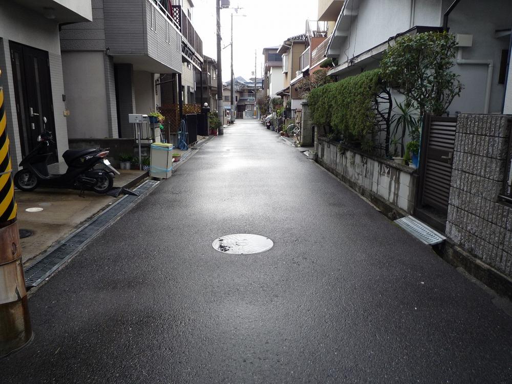 Local photos, including front road. Local (12 May 2013) Shooting