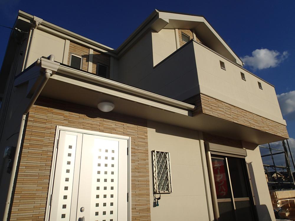 Model house photo. Local (12 May 2013) Shooting