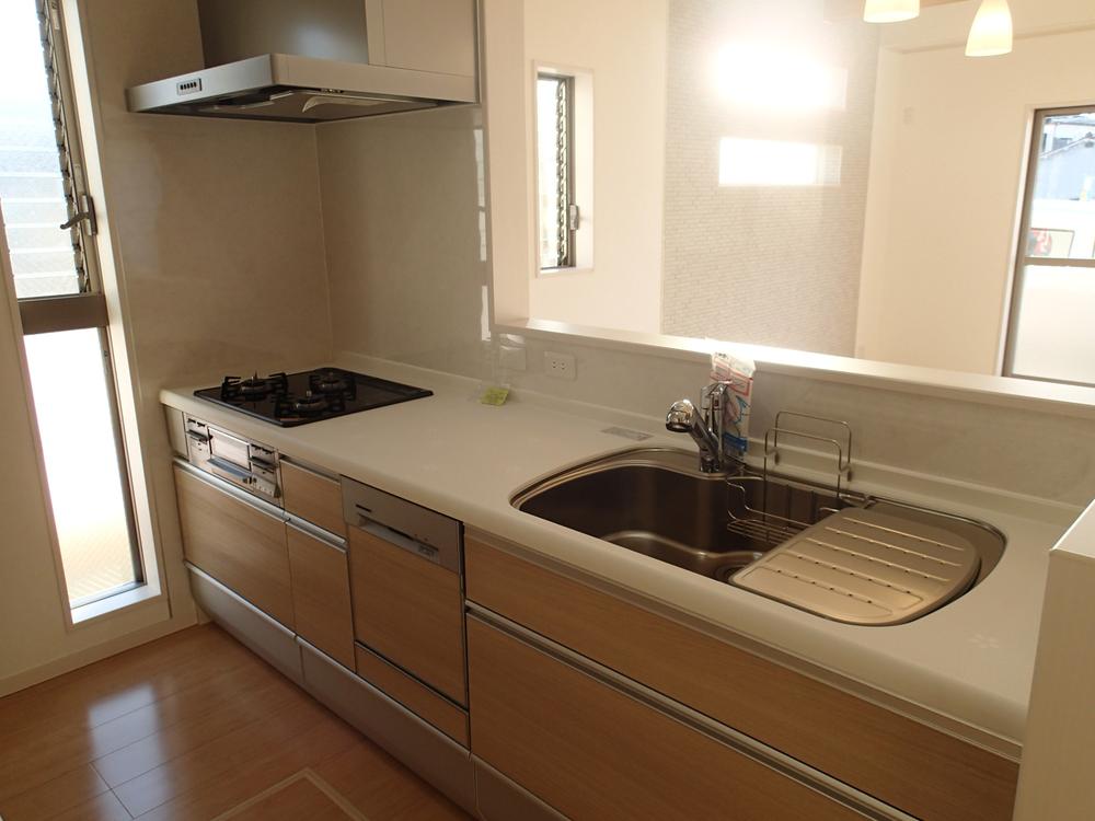 Kitchen. Cleanup: Clean Lady ・ Eco-cabinet (dishwasher and with a water purifier)