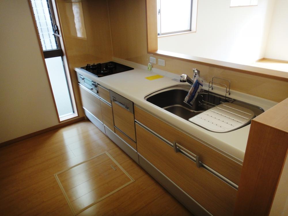 Kitchen. Indoor (12 May 2013) Shooting