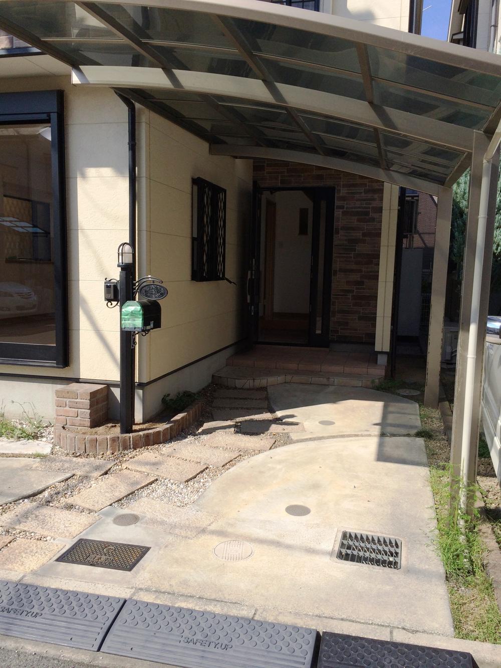 Parking lot. Weaker also easy parking operation.