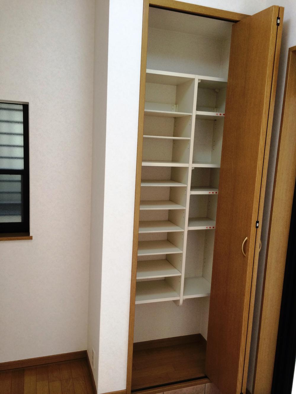 Receipt. Storage is abundant room.