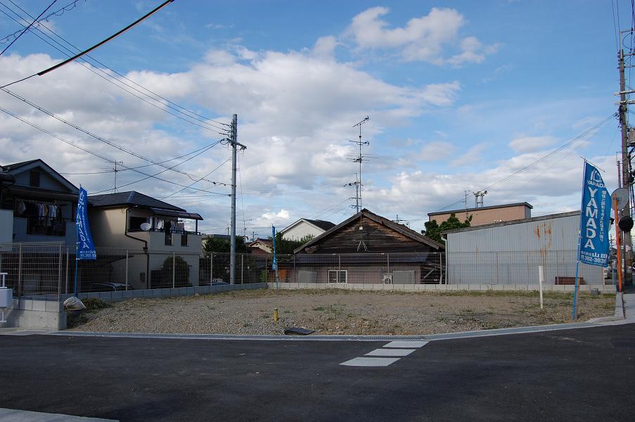 Local photos, including front road.  ☆ Local land ☆ Local (August 2012) shooting