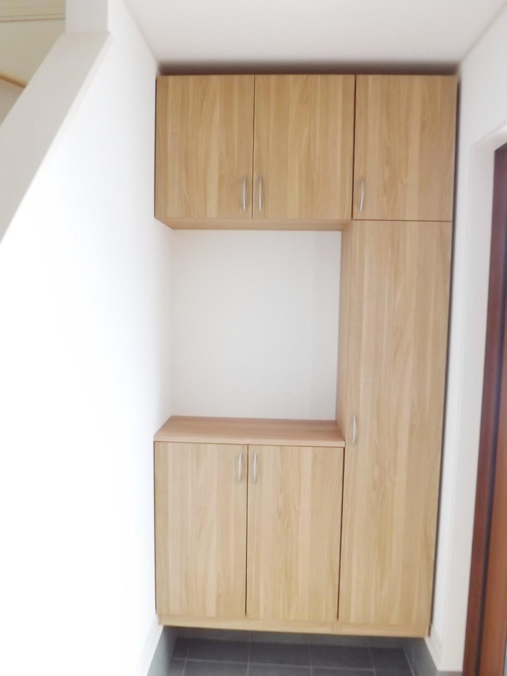 Same specifications photos (Other introspection). Same specifications photos (entrance)