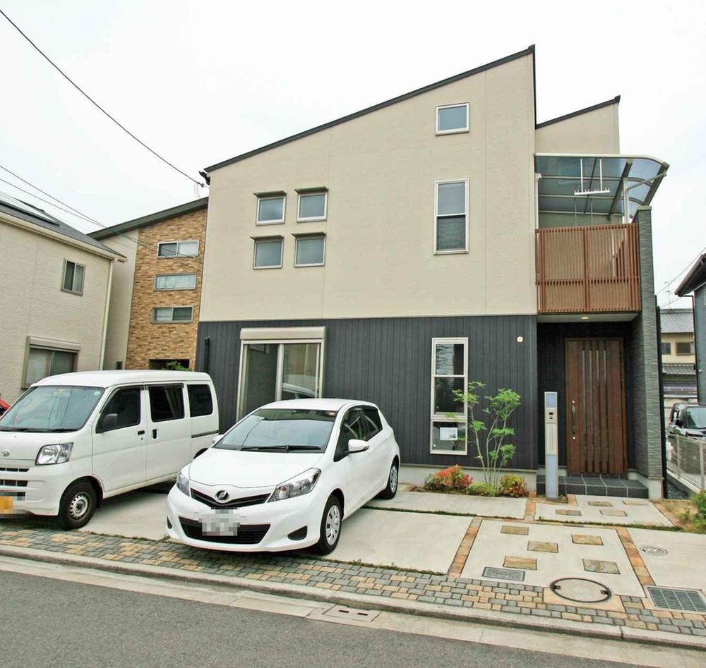 Local appearance photo