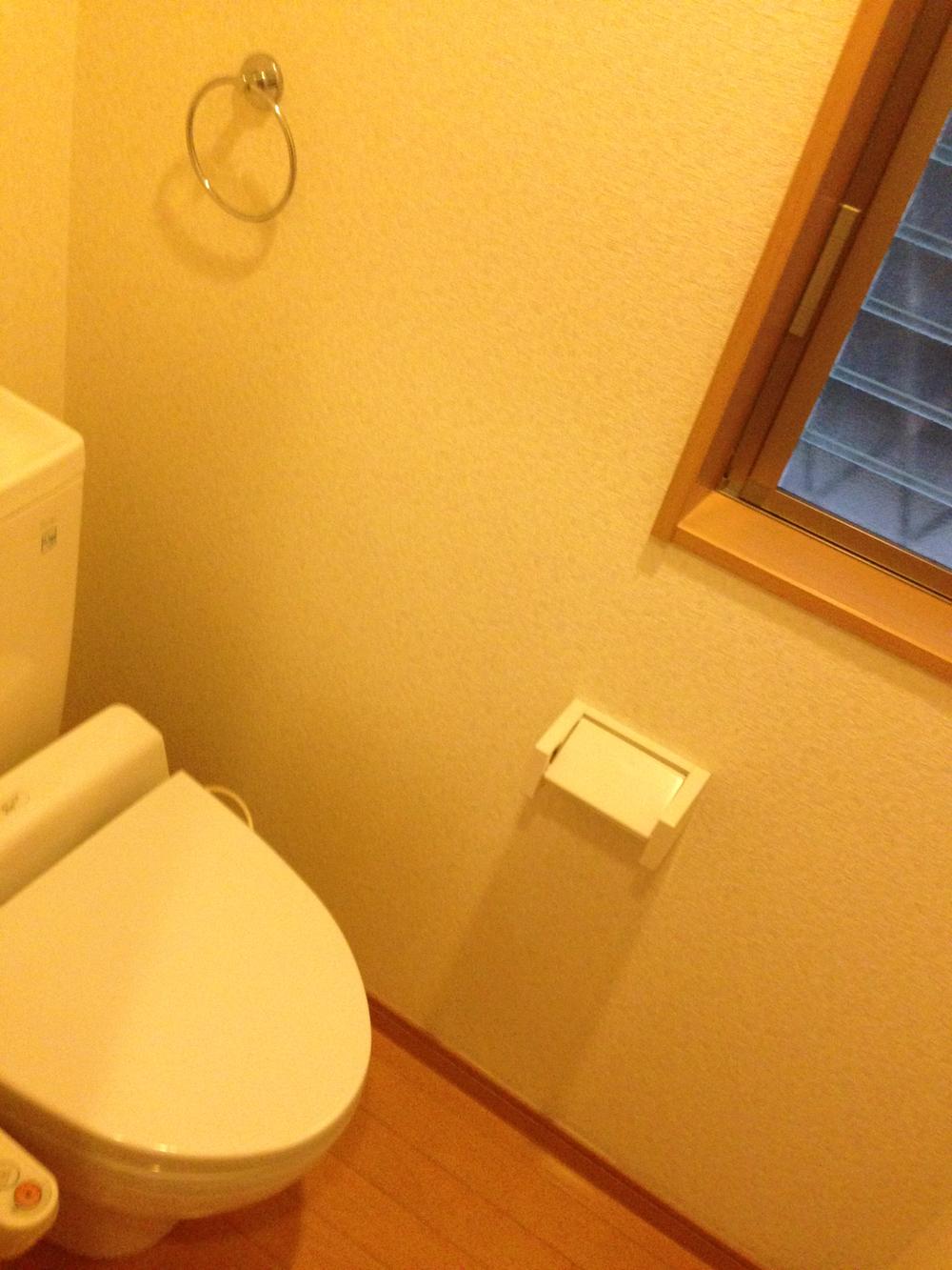 Toilet. First floor toilet (December 2013) Shooting