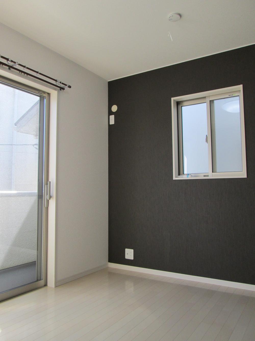 Non-living room. It is very bright rooms. 