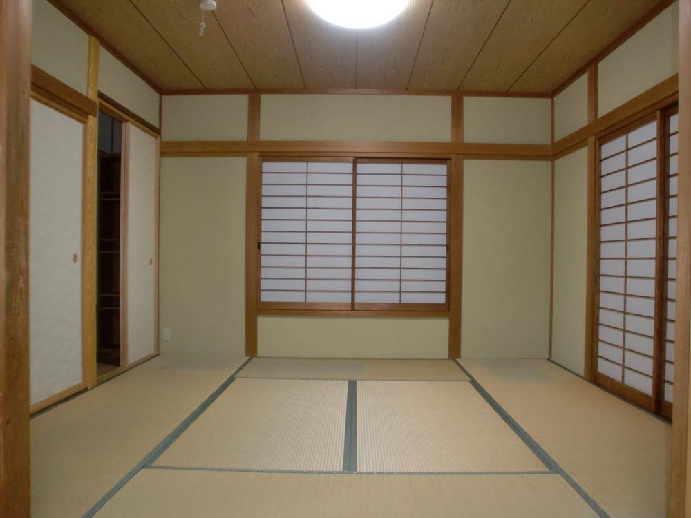 Non-living room. I hope there is also a Japanese-style room.