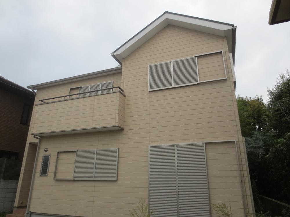 Local appearance photo. Day is also good on the south-facing dwelling unit.