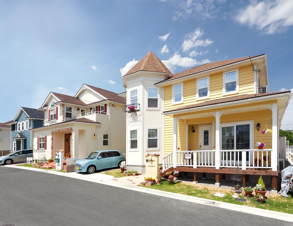 Sale already cityscape photo. It is a sale already the city average. The photograph is a Banff Street District. (June 2013 shooting)