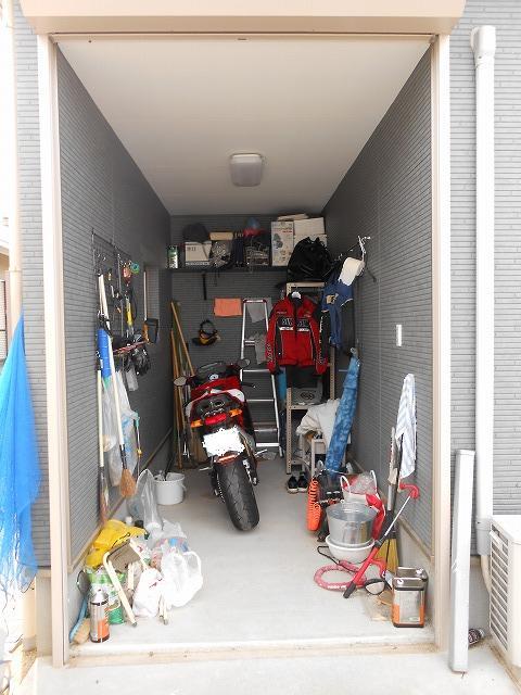 Other. Barn (May 2013) Shooting With so shutter on a bicycle or motorcycle shelter