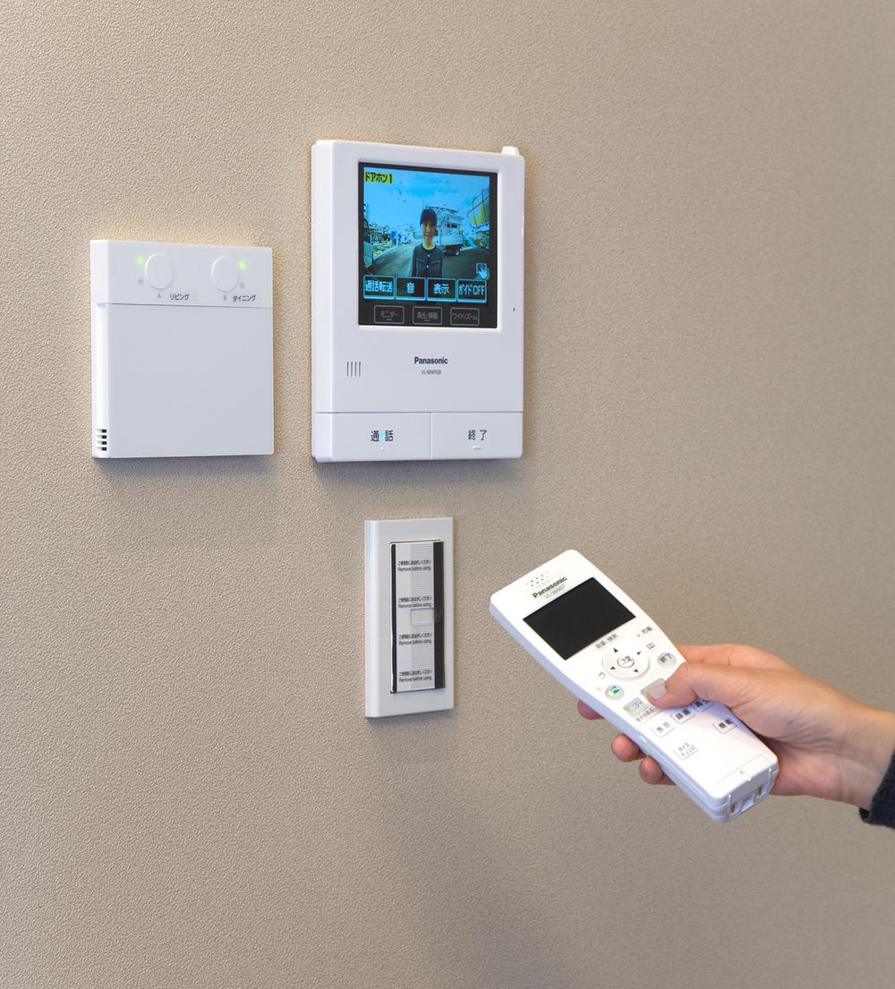 Security equipment. 5 inches of touch panel adopted intercom with video recording function. Child machine Carry house in "anywhere door phone".