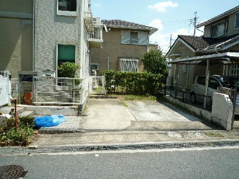 Local appearance photo. Parking lot