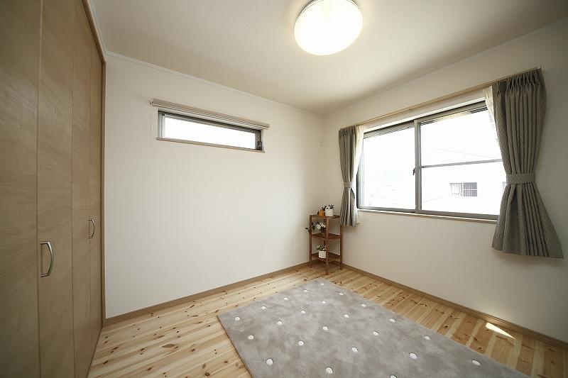 Non-living room. Indoor (12 May 2012) shooting