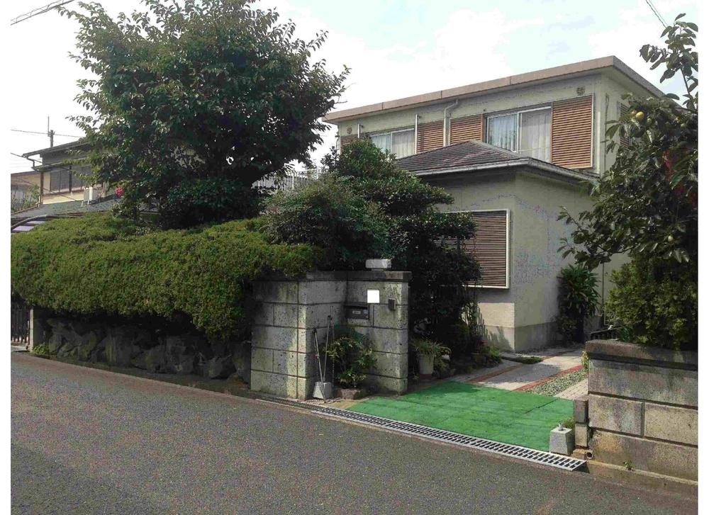 Local appearance photo. Local (11 May 2013) Shooting