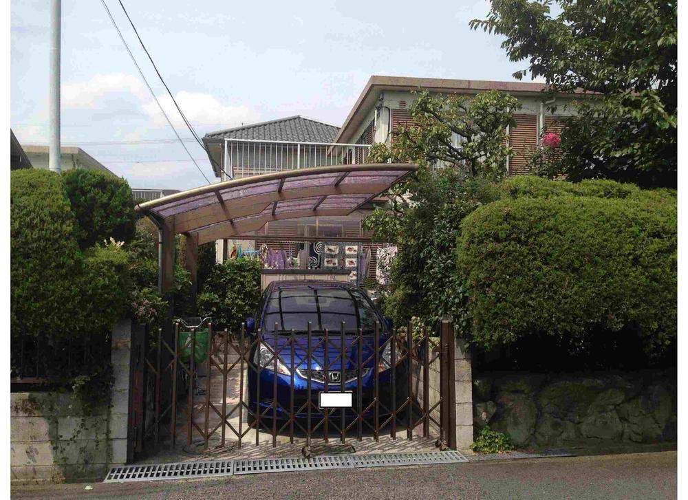 Local appearance photo. Local (11 May 2013) Shooting