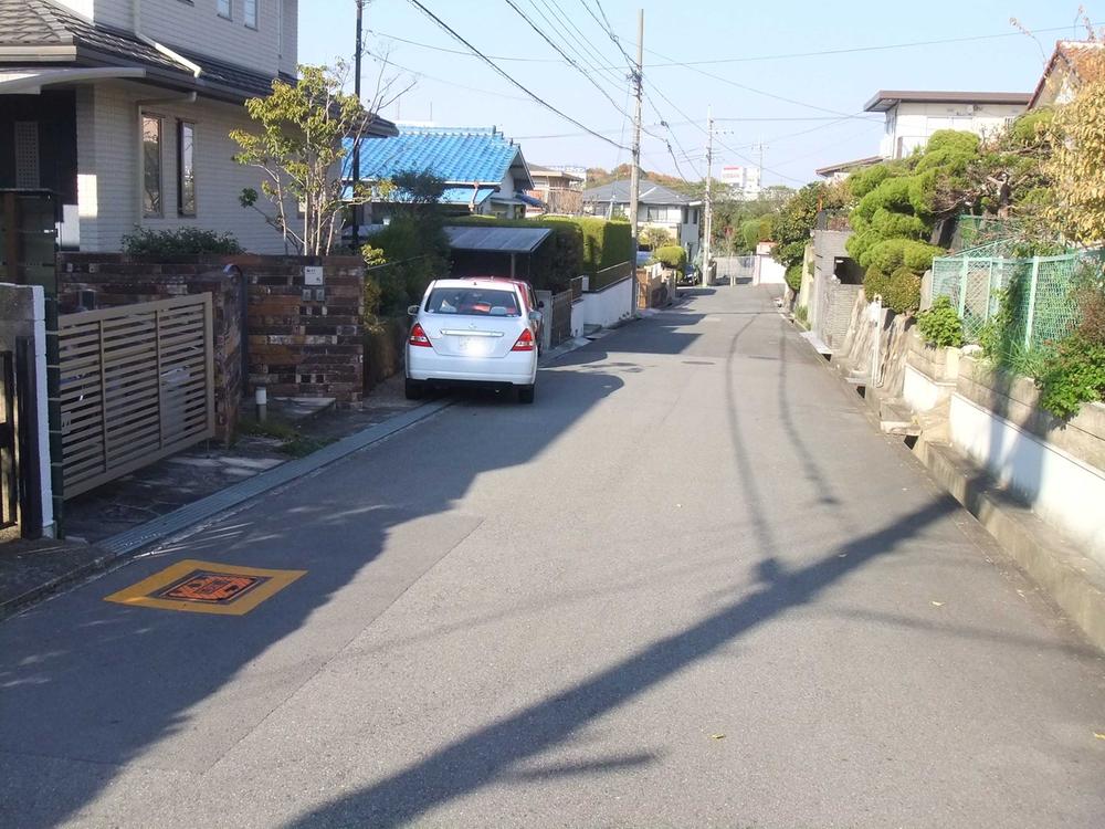 Local photos, including front road. Local (12 May 2013) Shooting, The width is about 6.1m