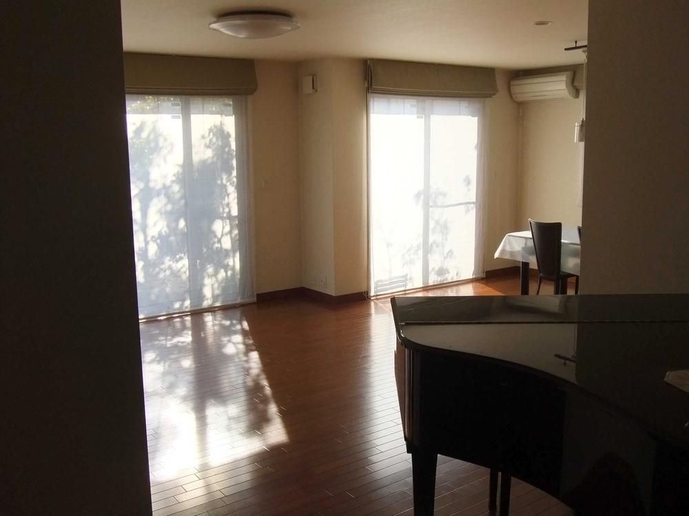 Living. Indoor (12 May 2013) Shooting, The first floor of a living. There about 20.4 quires (except kitchen area)