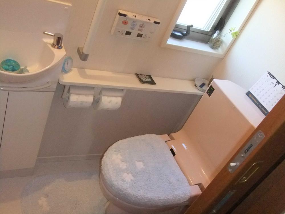 Toilet. Indoor (12 May 2013) Shooting, It is the second floor of the toilet