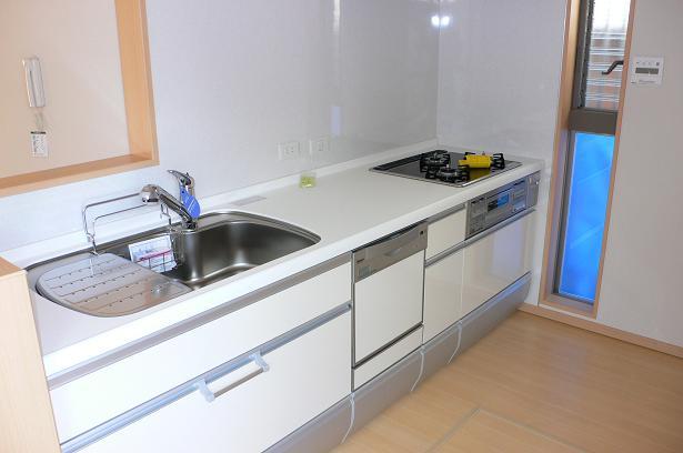 Same specifications photo (kitchen). Cleanup Corporation CREAN LADY A kitchen that could not be recycled in a wooden cabinet by the "eco cabinet" made of stainless steel Cleanup will contribute to the global environment. Quality to the part which is not visible stainless. So, Cleanliness, Long life, Eco
