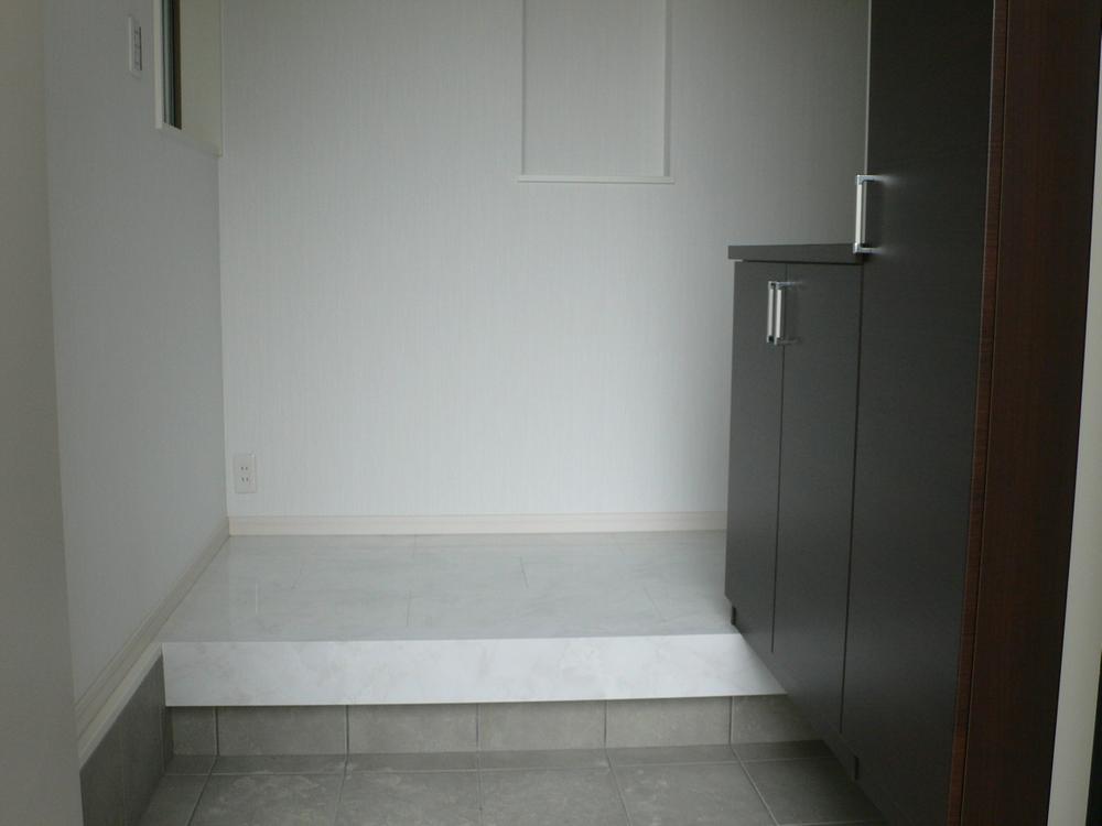 Non-living room. Directed the pomp of brightness and looks at the entrance hall of the marble has to produce a welcome at Good residential.