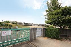 Primary school. Miki multi-elementary school up to 1360m safety, Reassuring attend elementary school.