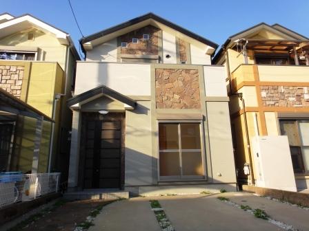 Local appearance photo. Local (11 May 2012) shooting