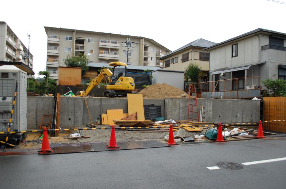 Local photos, including front road. Local Photos